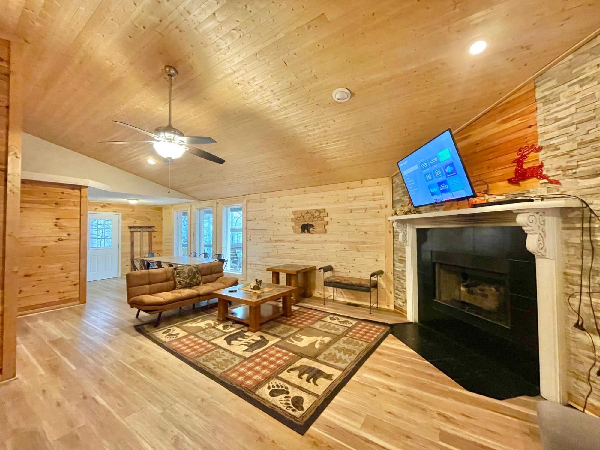 Lazy Bear Cabin Севьервилл Экстерьер фото