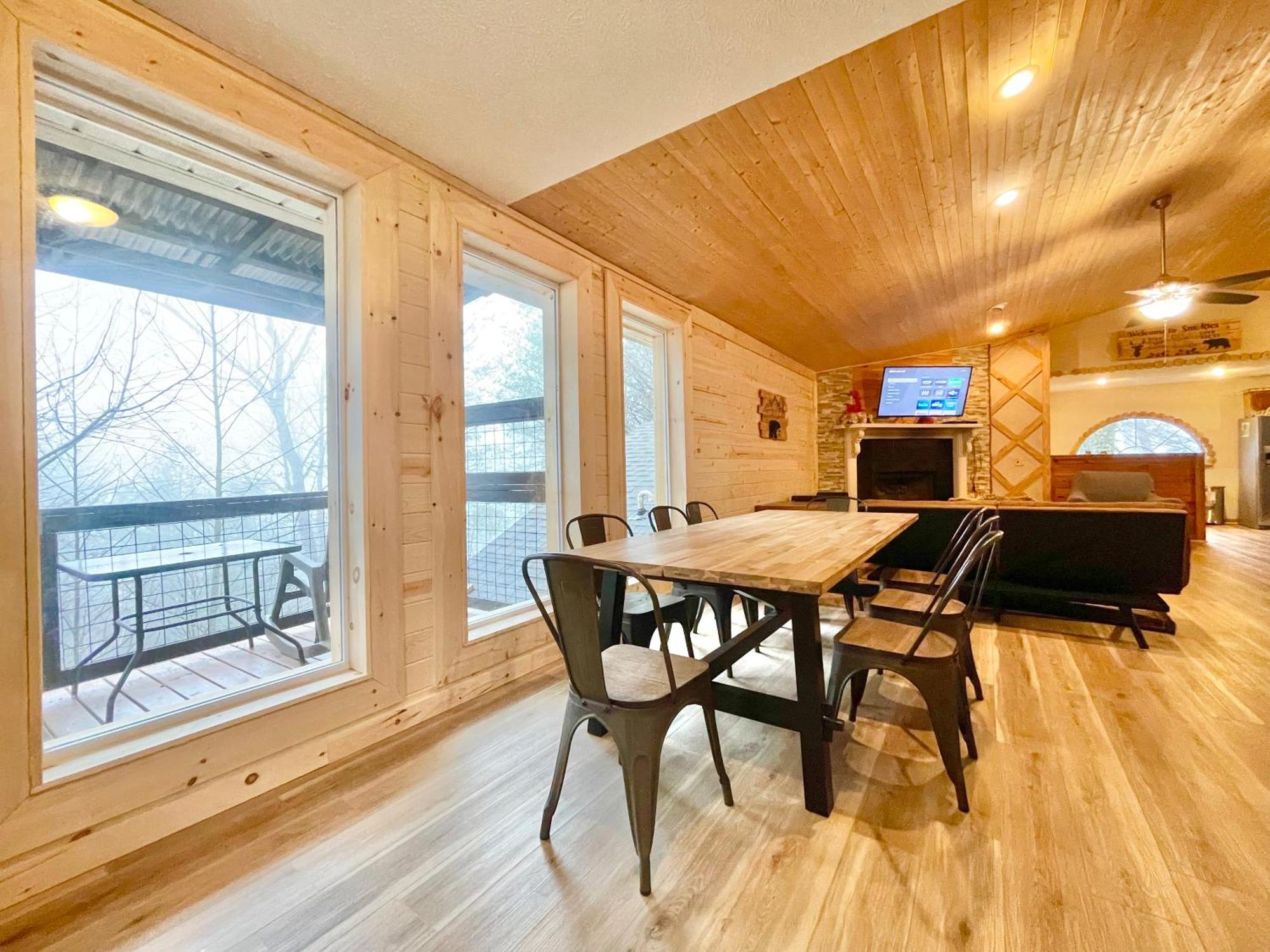Lazy Bear Cabin Севьервилл Экстерьер фото