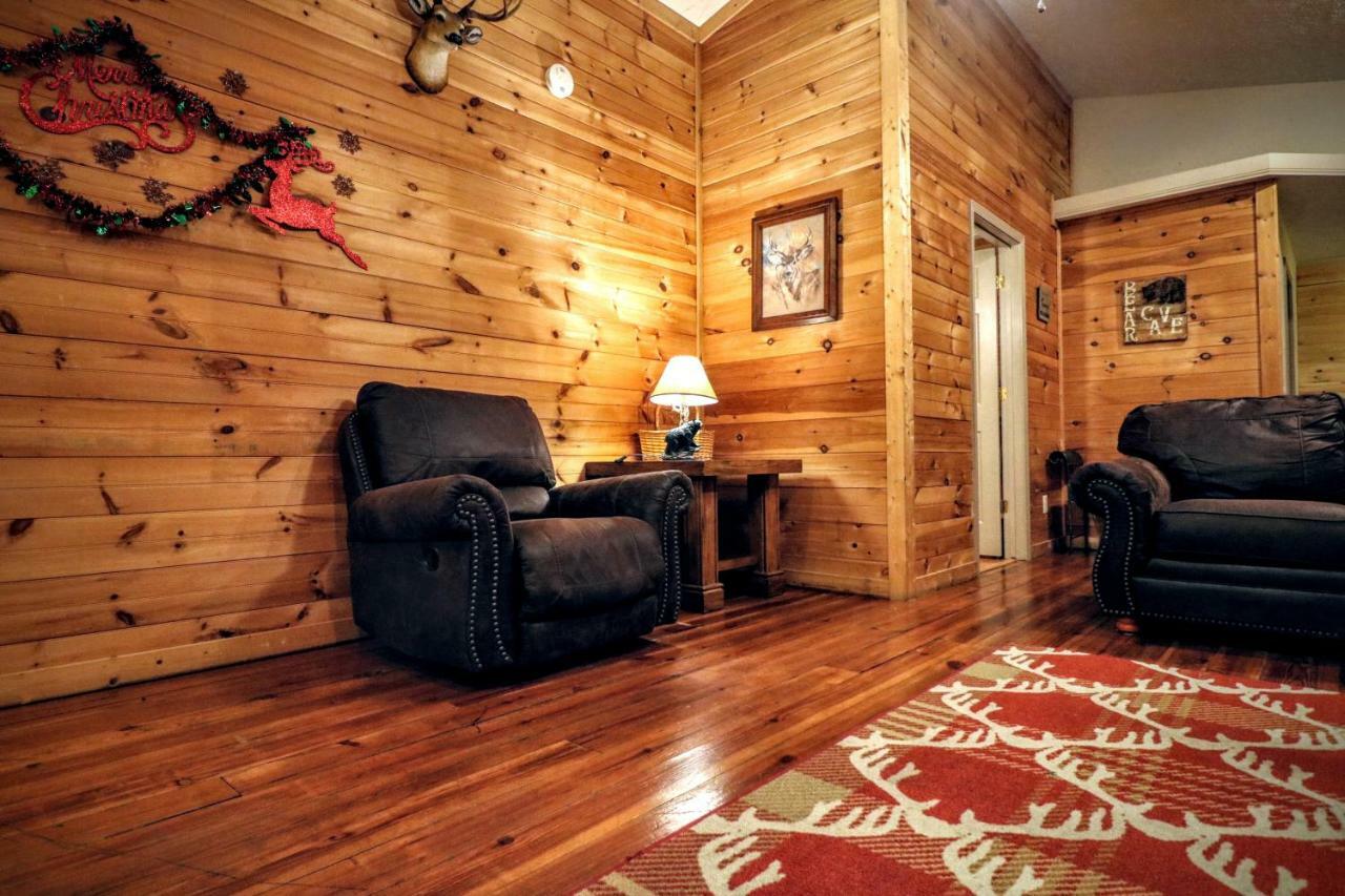 Lazy Bear Cabin Севьервилл Экстерьер фото